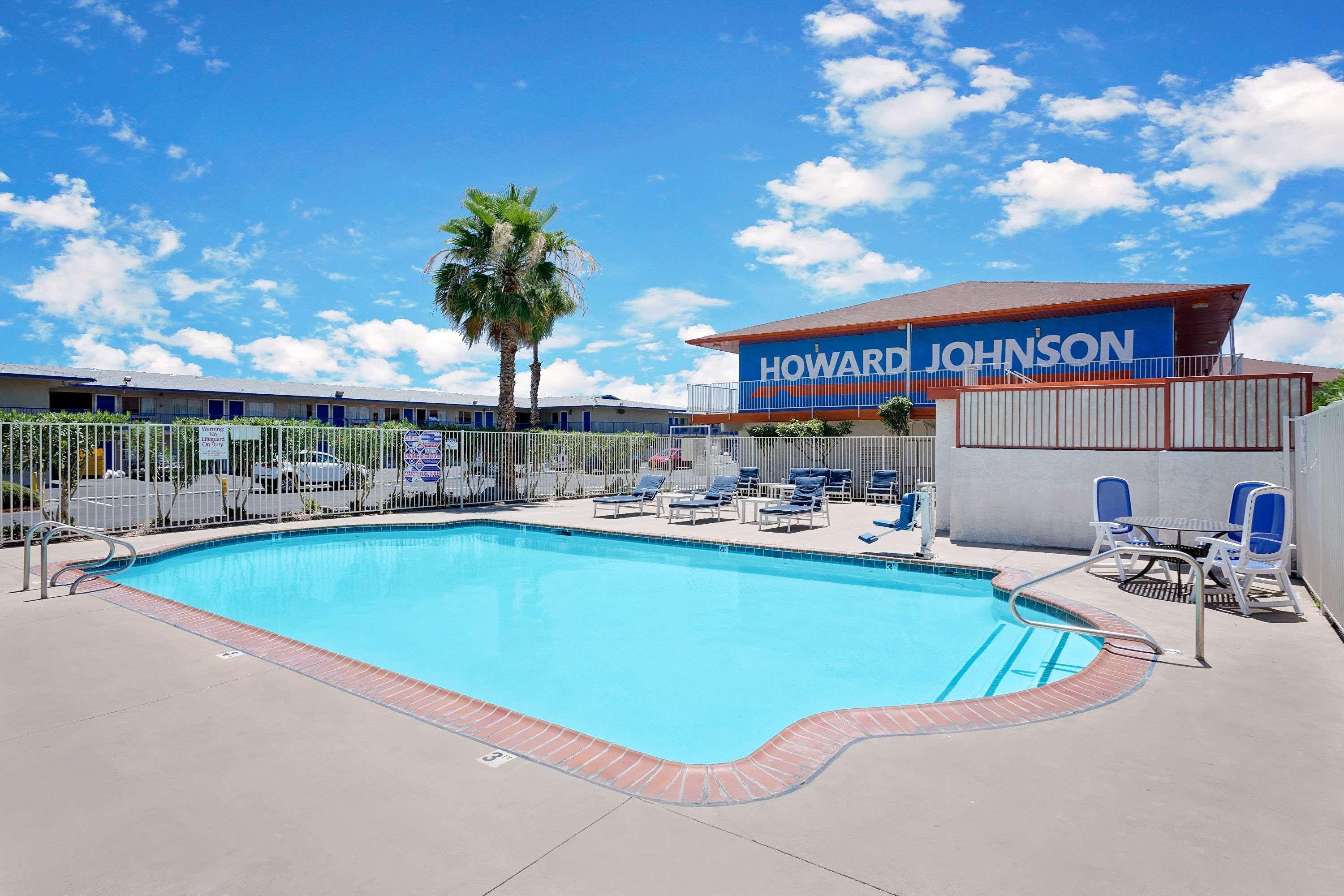 Howard Johnson By Wyndham Las Vegas Near The Strip Экстерьер фото