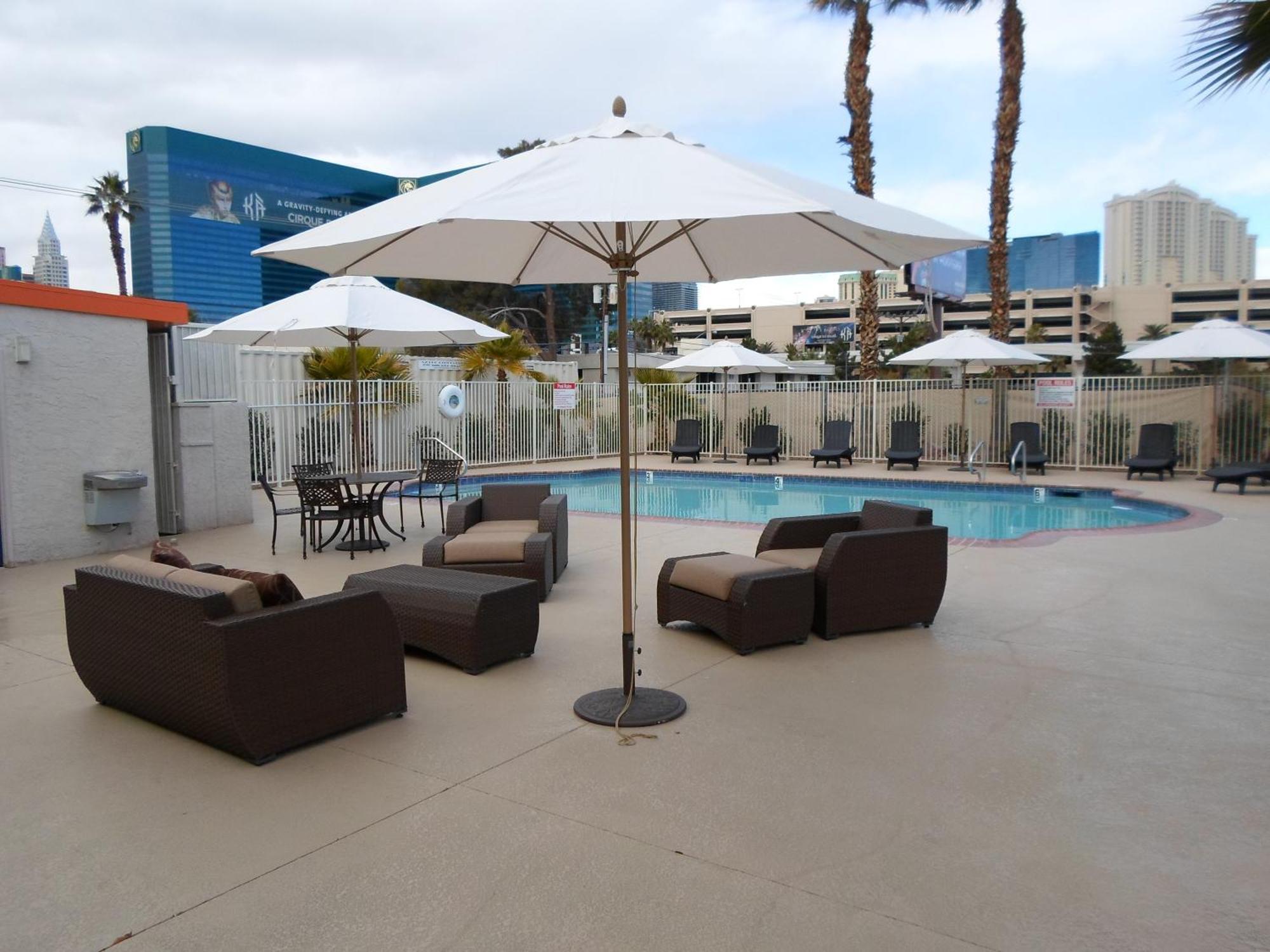 Howard Johnson By Wyndham Las Vegas Near The Strip Удобства фото